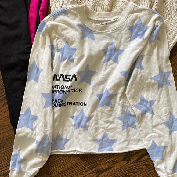 Girls Clothes Lot 10/12 Sweater Sweatshirt Capri and Jeans and Tops - Picture 7 of 9